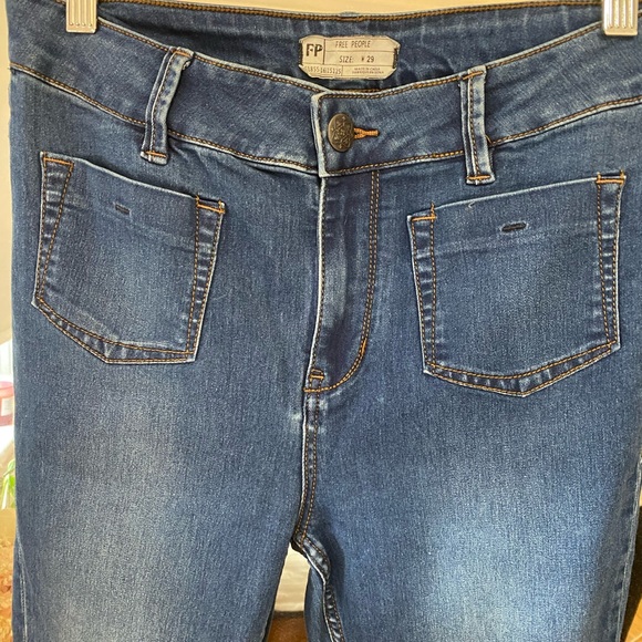 FREE PEOPLE HIGH WAIST BLUE WASH JEANS - Picture 4 of 5